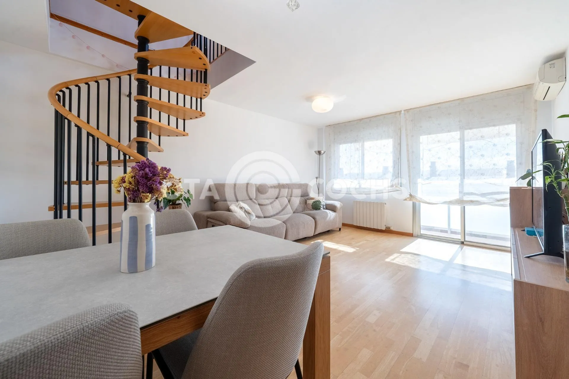 Living room of Duplex for sale in La Selva del Camp  with Air Conditioner, Parquet flooring and Terrace