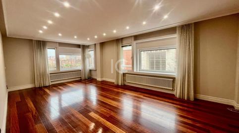 Photo 3 of Flat to rent in Lehendakari Leizaola, Abandoibarra - Guggenheim, Bizkaia