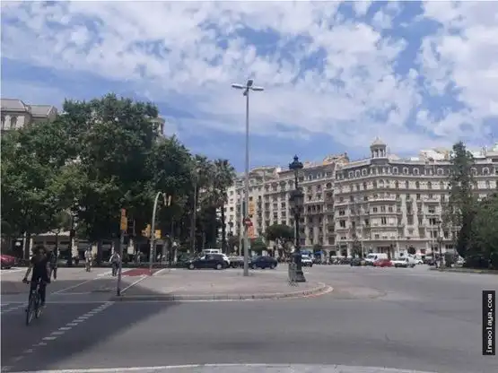 Vista exterior de Local en traspaso en Barcelona con Aire acondicionado, Calefacción y Amueblado