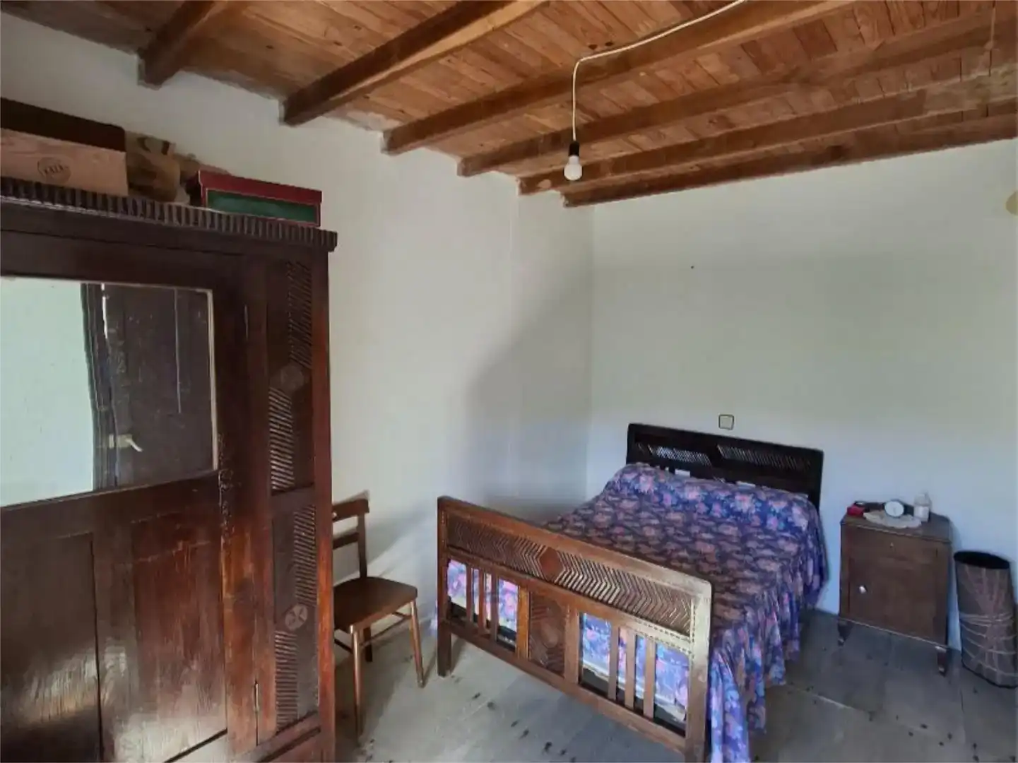 Dormitori de Finca rústica en venda en Illano amb Moblat