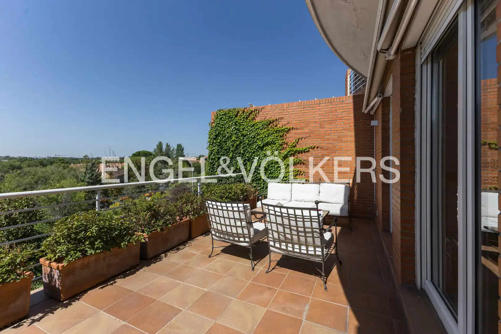 Terrace of Detached homes for sale in Madrid  with Air Conditioner, Heating and Private garden