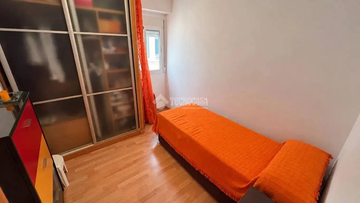 Habitación de Piso en venta en Valencia con Aire acondicionado y Balcón