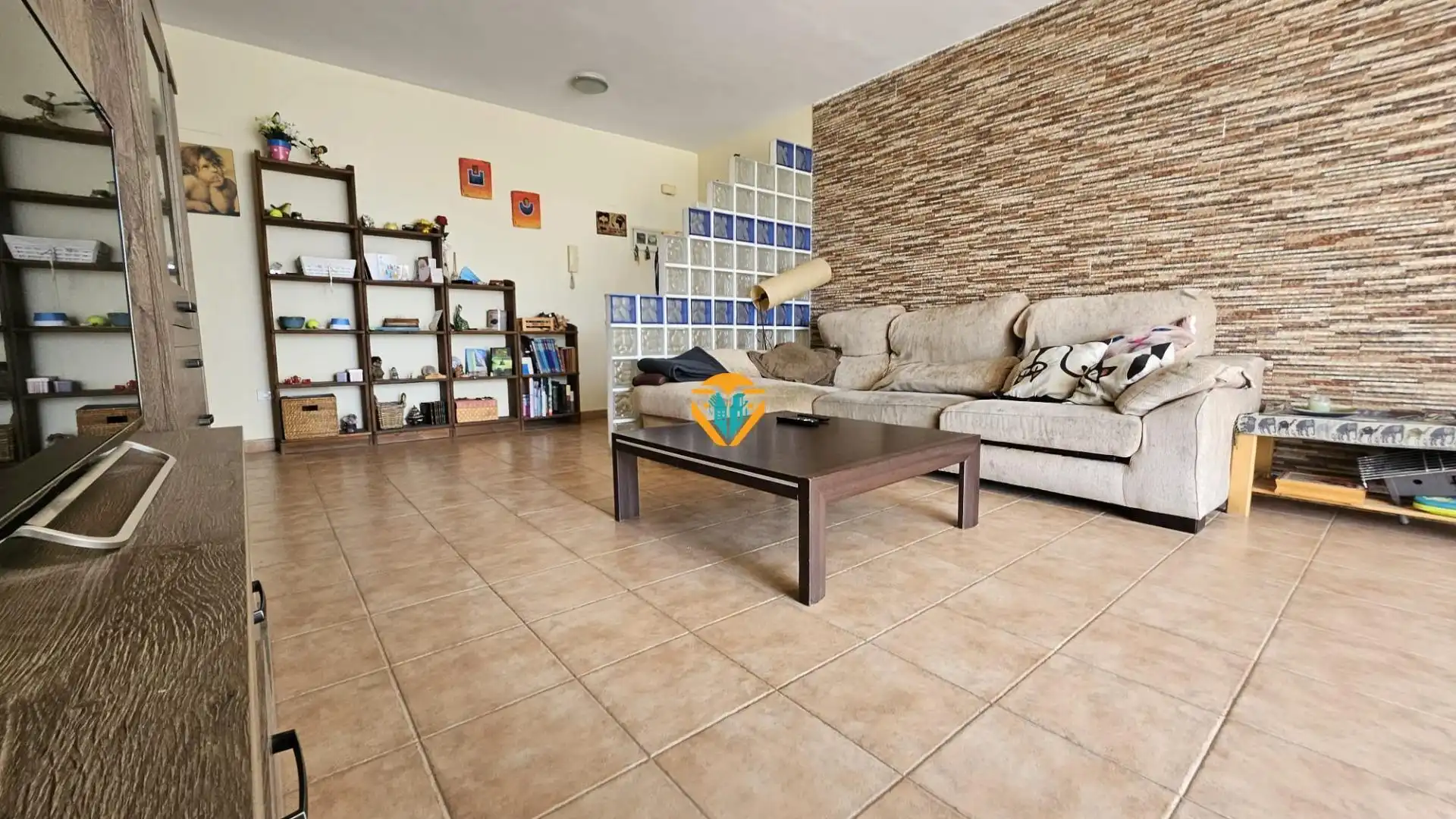 Wohnzimmer von Einfamilien-Reihenhaus zum Verkauf in Finestrat mit Klimaanlage, Privatgarten und Terrasse