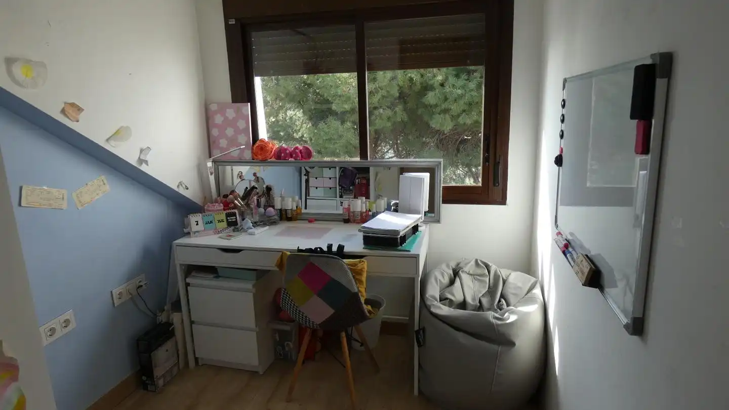 Schlafzimmer von Einfamilien-Reihenhaus zum Verkauf in Benalmádena mit Klimaanlage, Privatgarten und Gemeinschaftspool