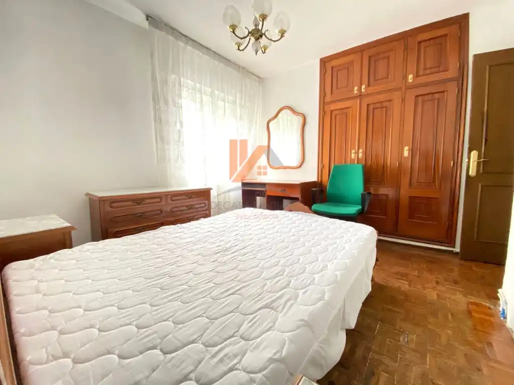 Bedroom of Flat for rent in Santiago de Compostela   with Furnished and Washing machine