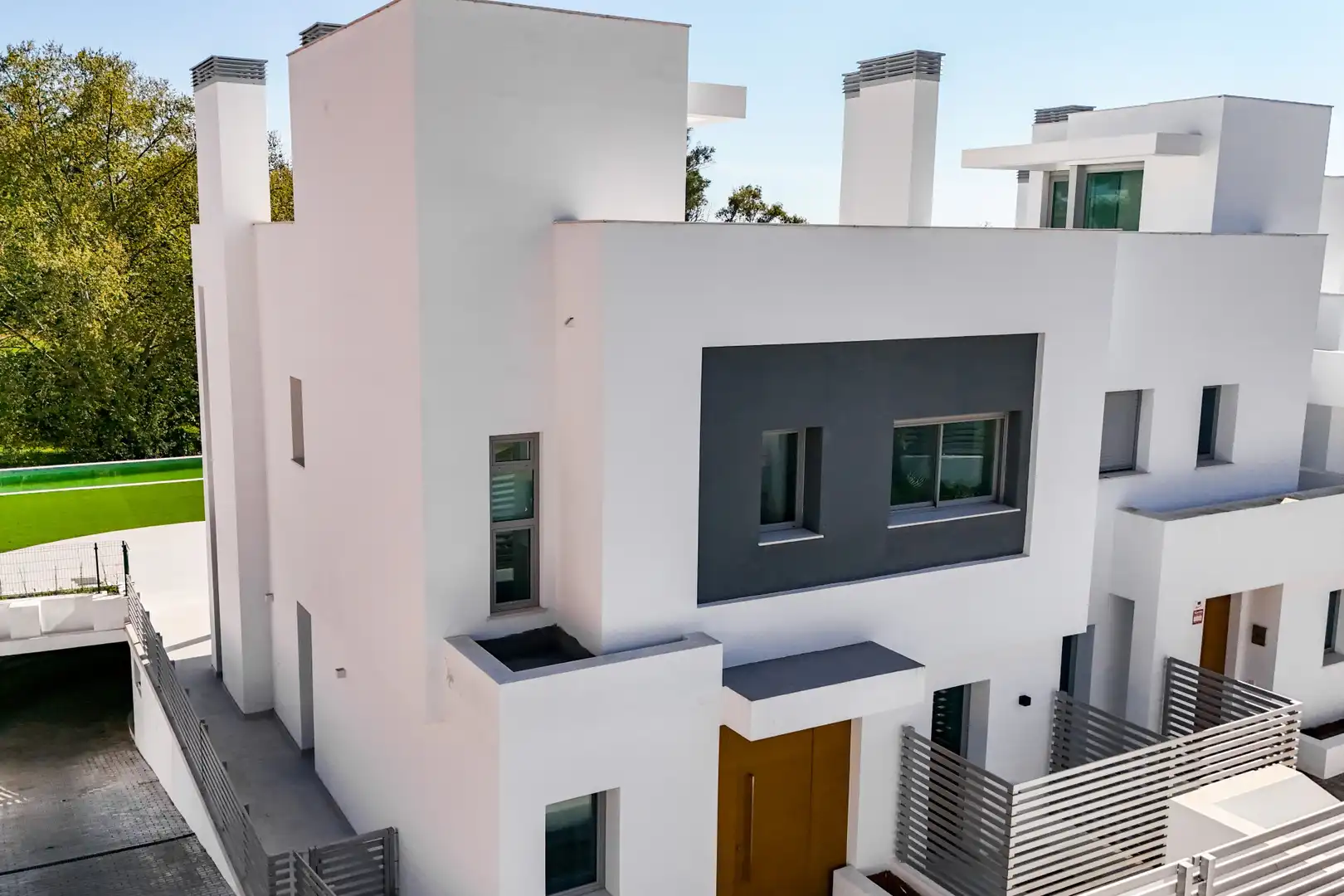 Vista exterior de Casa adosada en venta en Marbella con Aire acondicionado, Jardín privado y Terraza