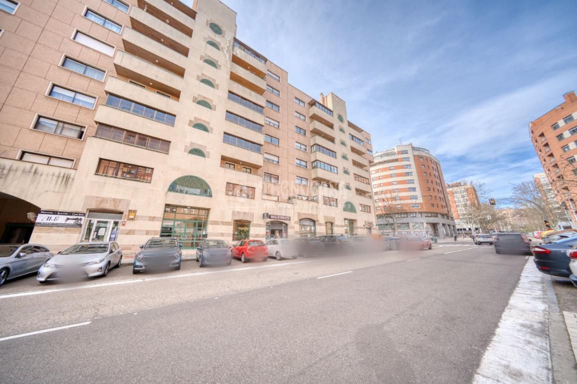 Vista exterior de Piso de alquiler en Valladolid Capital con Calefacción y Piscina comunitaria
