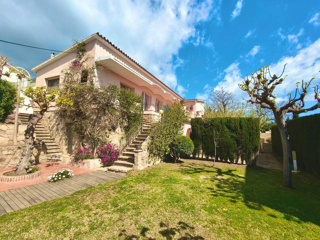 Casa-chalet en Alquiler en Avinguda Sant Pere Abanto en Caldes d'Estrac