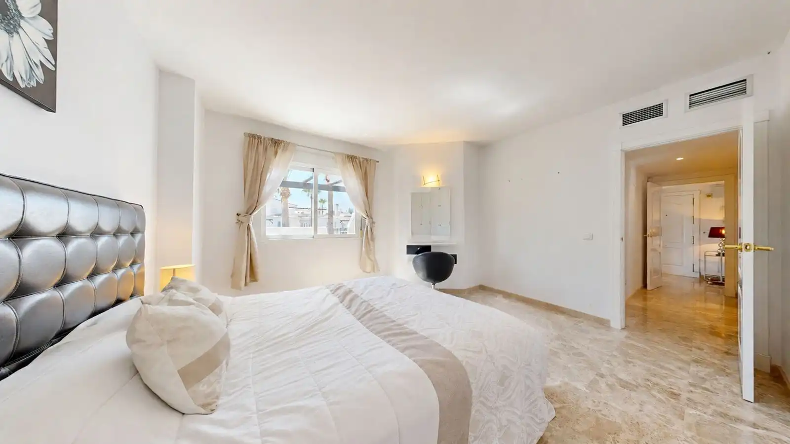 Bedroom of Attic for sale in Marbella  with Air Conditioner, Terrace and Furnished