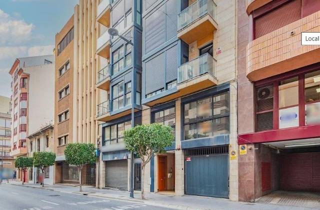 Local comercial en Alquiler en Ronda del Mijares en Parque Ribalta - Plaza de Toros