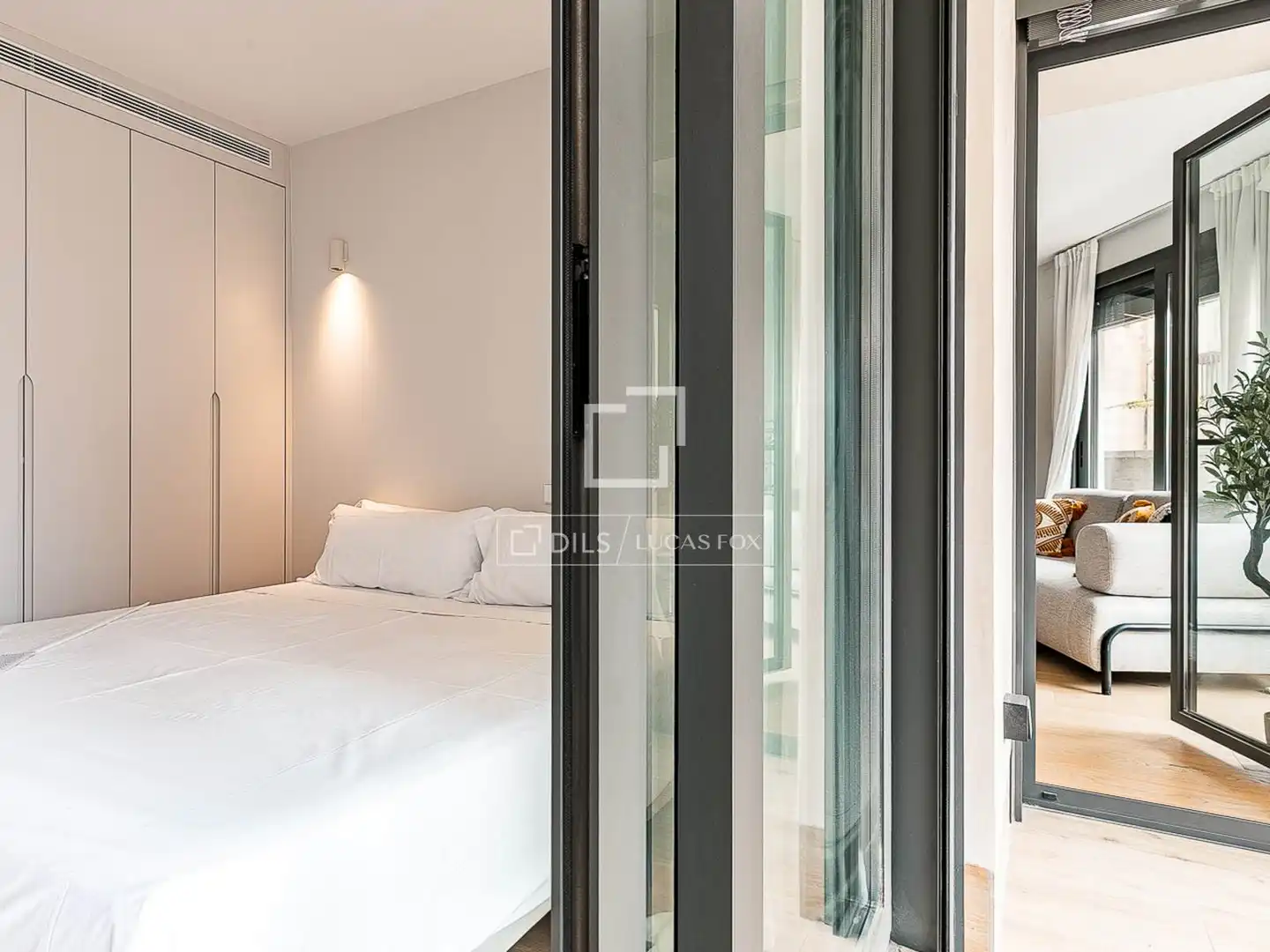 Habitación de Piso en venta en Barcelona con Aire acondicionado, Terraza y Balcón