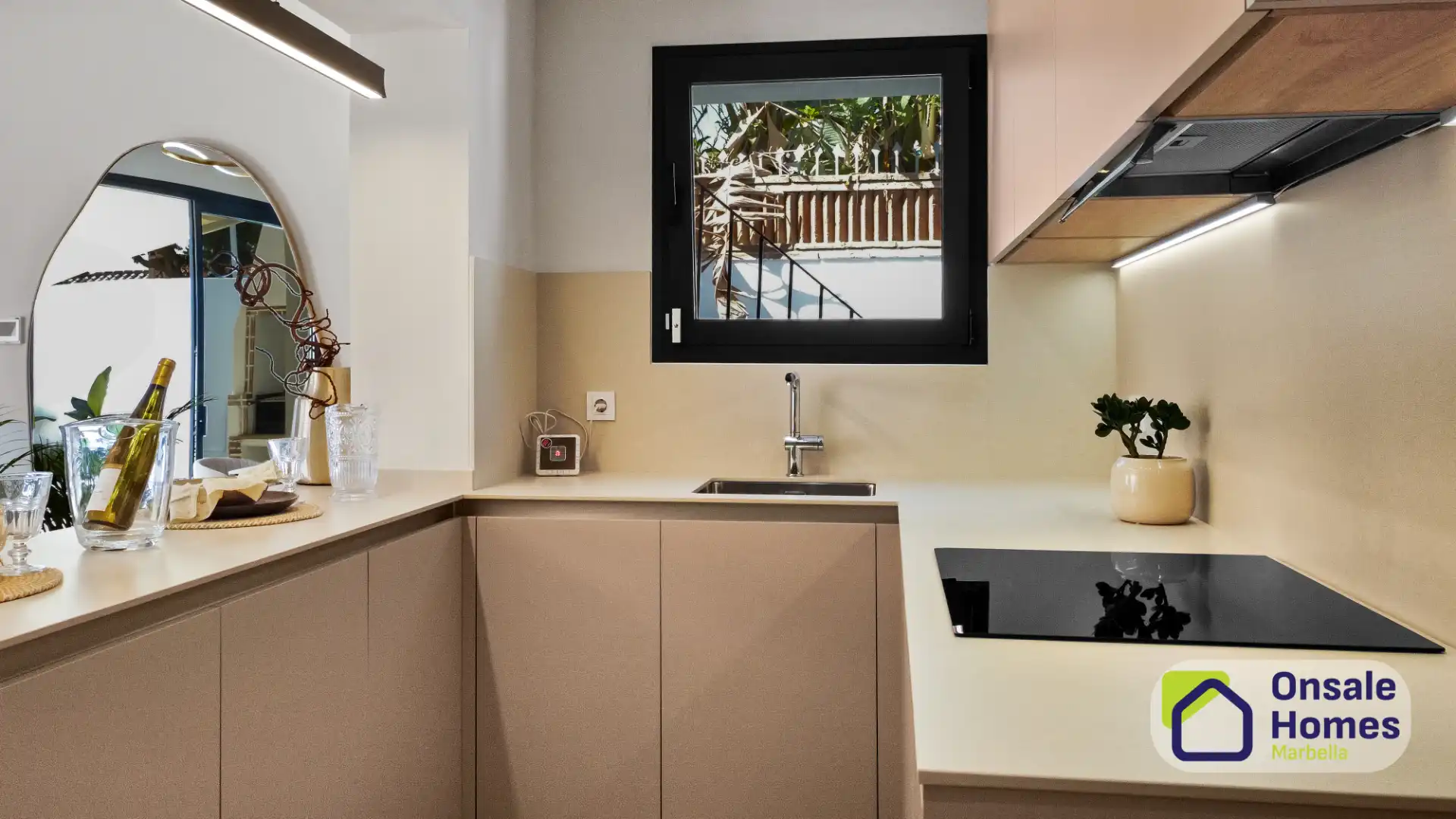 Cocina de Casa o chalet en venta en Marbella con Aire acondicionado, Jardín privado y Terraza