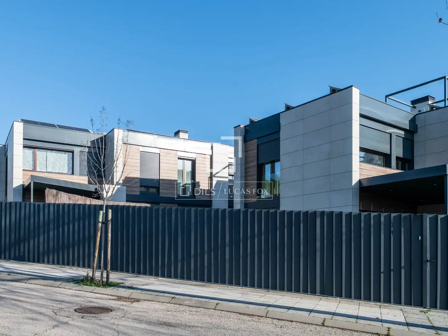 Exterior view of Houses for sale in Las Rozas de Madrid  with Air Conditioner, Private garden and Swimming Pool