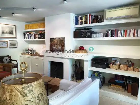 Sala de estar de Casa adosada de alquiler en Sotogrande con Aire acondicionado, Jardín privado y Terraza