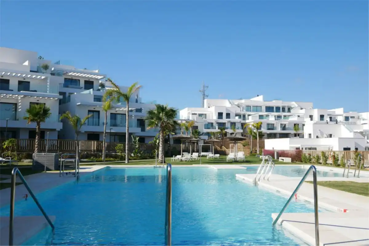 Schwimmbecken von Erdgeschoss zum Verkauf in Mijas mit Klimaanlage, Terrasse und Abstellraum
