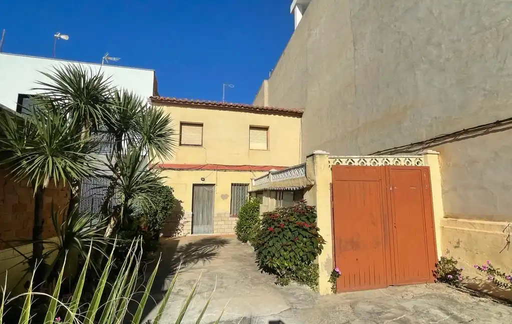 Vista exterior de Casa o chalet en venta en Nules con Jardín privado y Terraza
