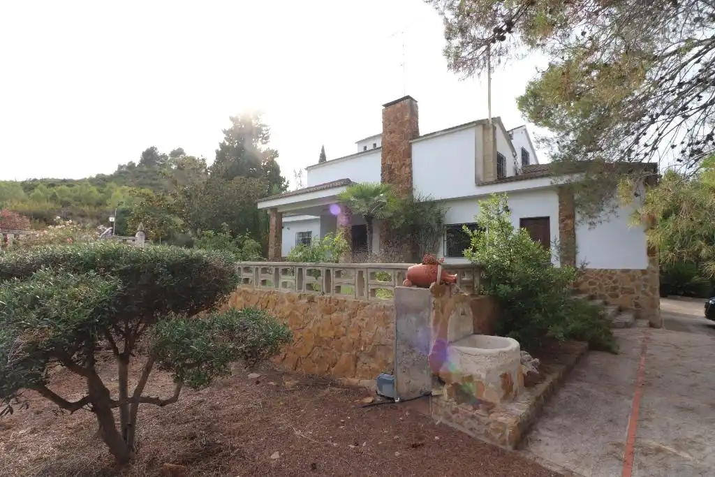Casa rústica amb piscina en venda a Avinguda Bolot, imagen 2