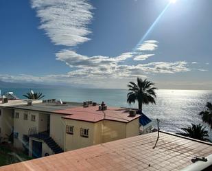 Vista exterior de Apartament en venda en Torremolinos amb Terrassa i Piscina comunitària