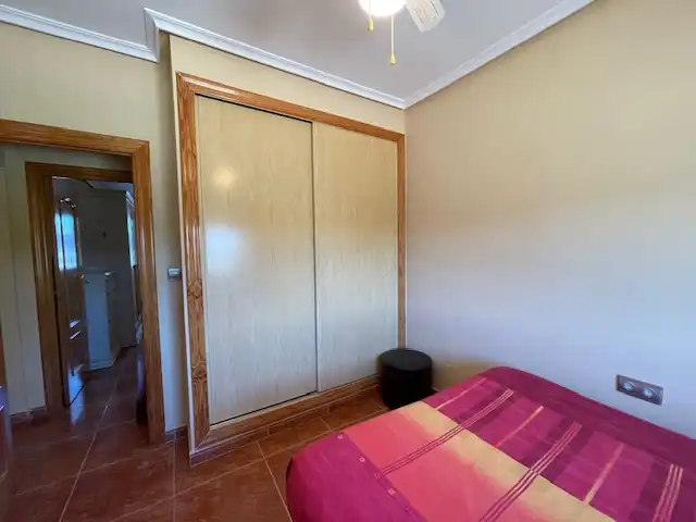 Dormitori de Casa o xalet en venda en Alicante / Alacant amb Aire condicionat, Calefacció i Jardí privat
