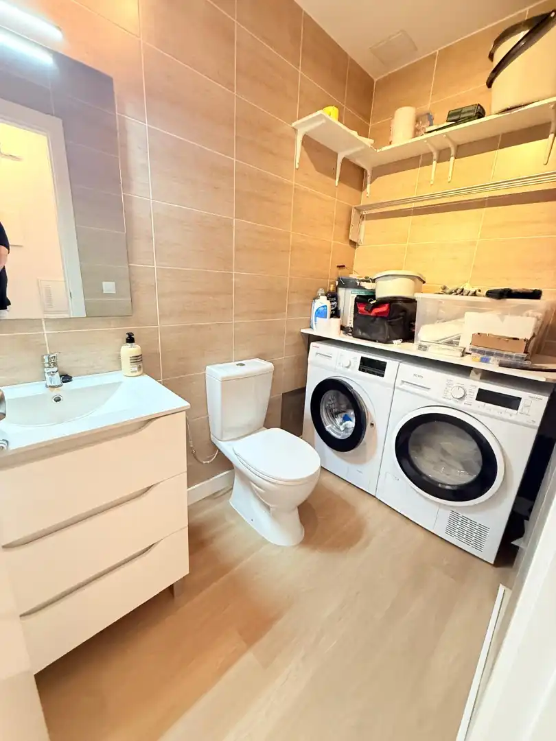 Baño de Dúplex de alquiler en Málaga con Aire acondicionado, Parquet y Amueblado