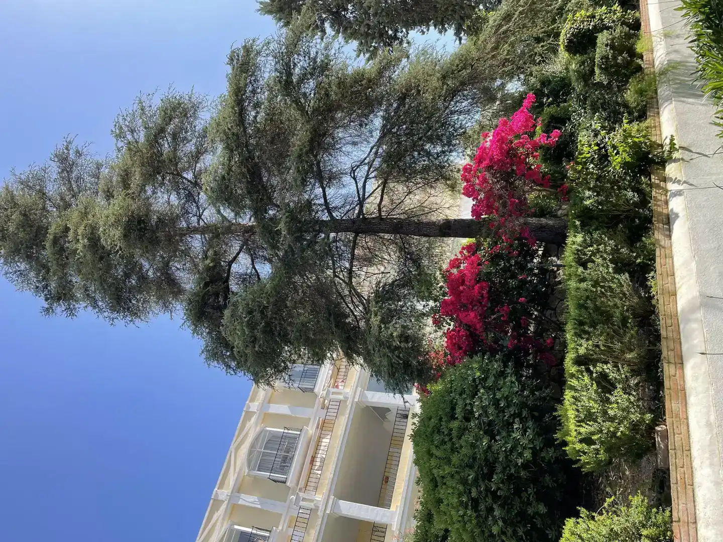 Außenansicht von Wohnung zur Miete in Marbella mit Klimaanlage, Privatgarten und Schwimmbad