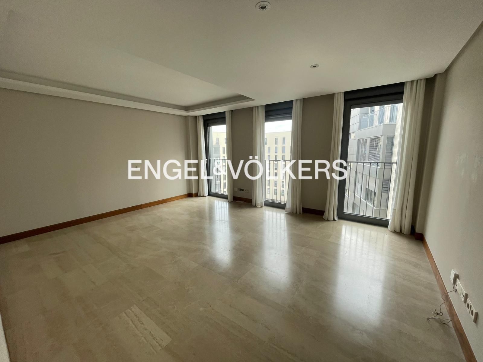 Exterior view of Apartment to rent in  Madrid Capital  with Air Conditioner, Heating and Storage room
