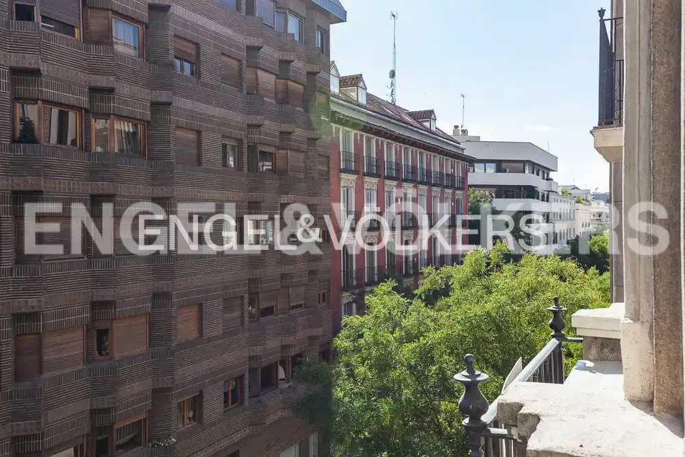 Exterior view of Flat for rent in Madrid  with Air Conditioner, Heating and Furnished