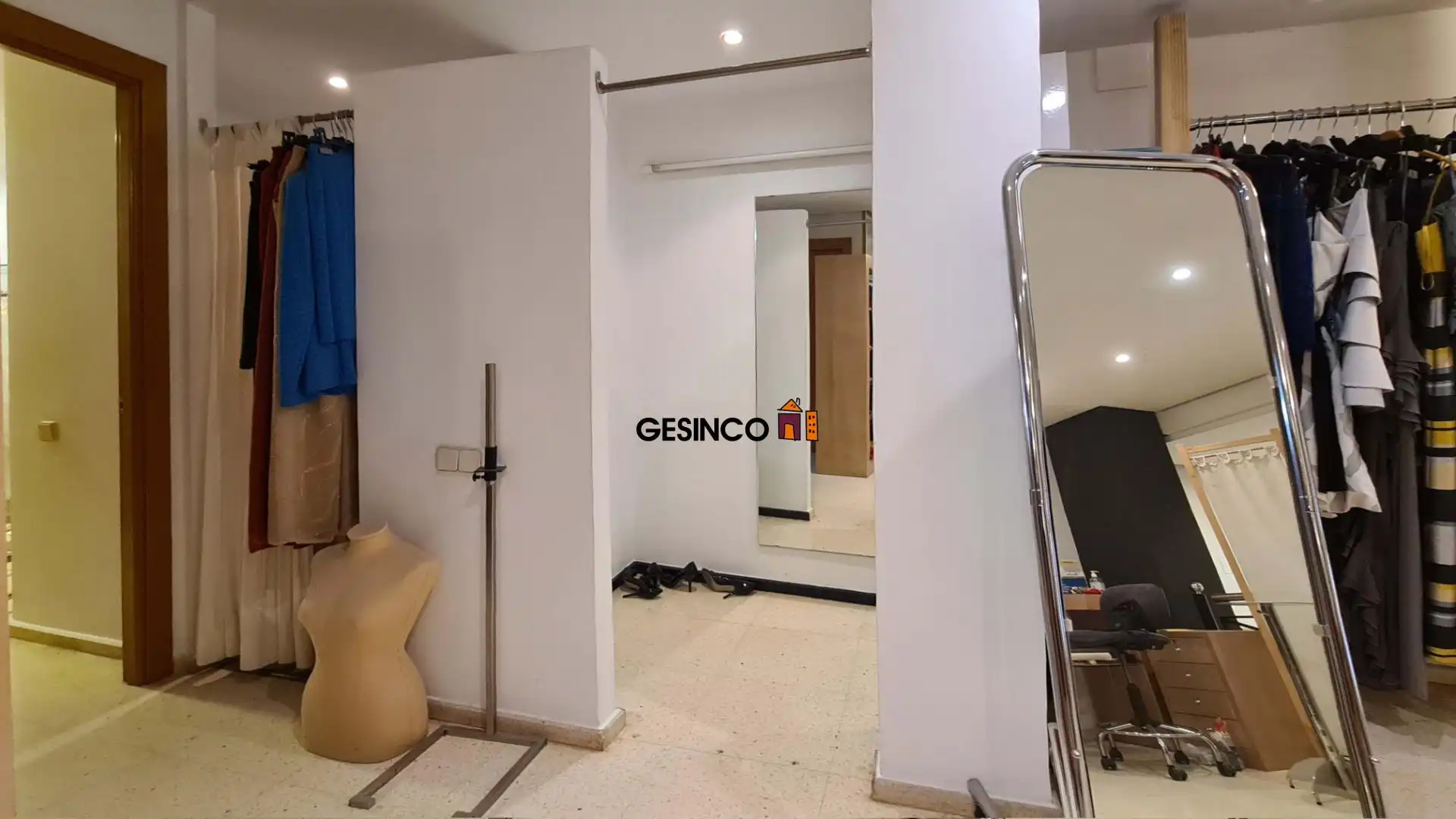 Locale commerciale in vendita a Calle de Josep Melcior Gomis 25, imagen 5