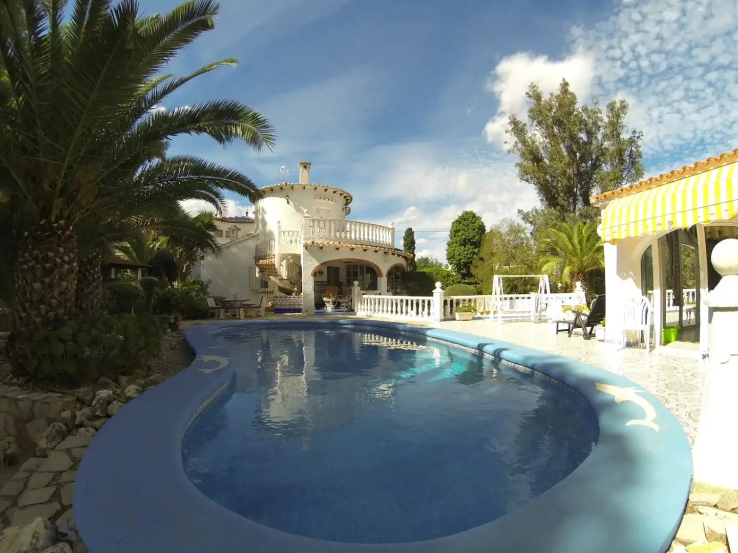 Detached house with pool for sale in El Montgó