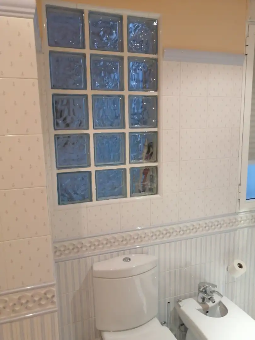 Bathroom of Flat for sale in Sevilla  with Air Conditioner, Furnished and Oven