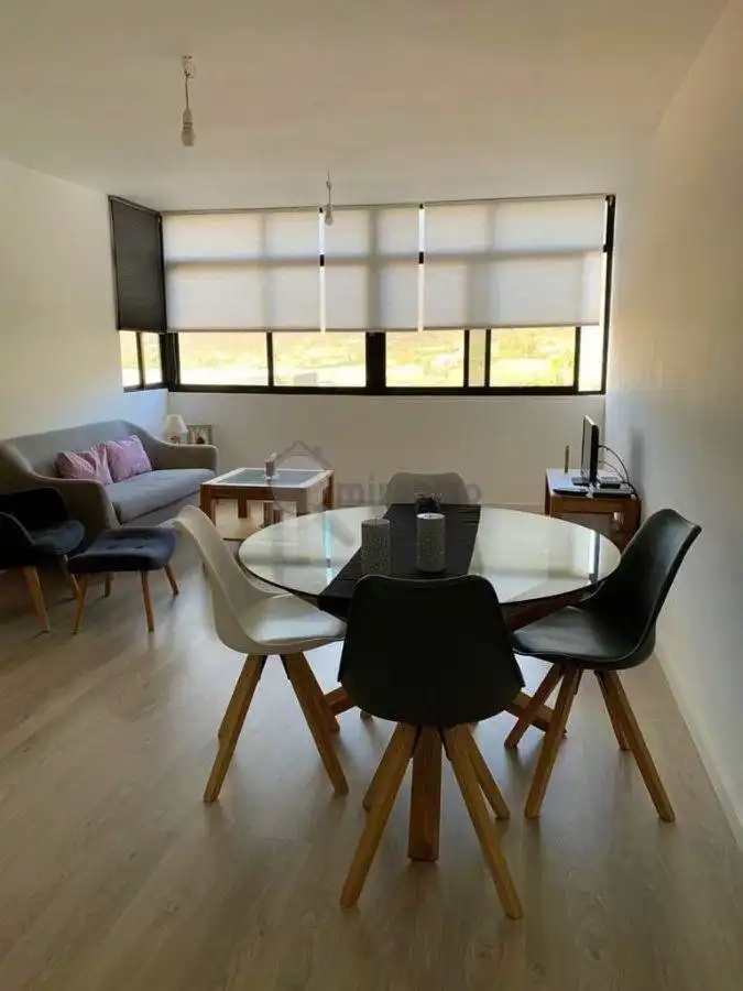 Sala d'estar de Pis de lloguer en San Cristóbal de la Laguna amb Parquet