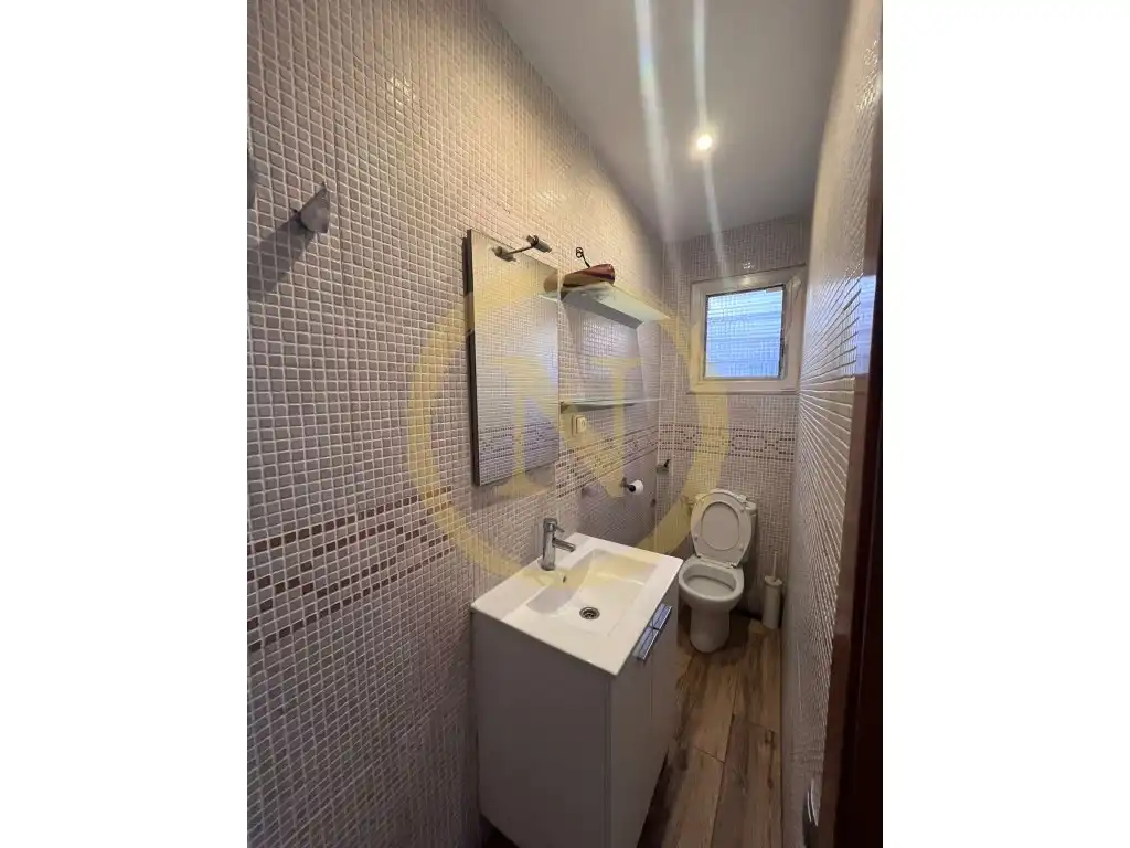 Piso en venta en Carrer de Pujós, Collblanc