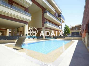 Piso con piscina en venta en CALLE AVUTARDAS