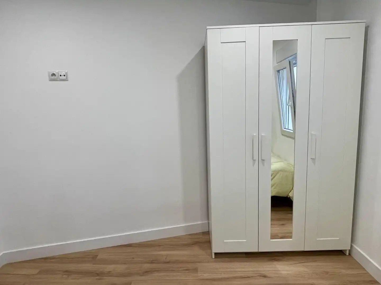 Habitación de Piso de alquiler en Oviedo  con Amueblado