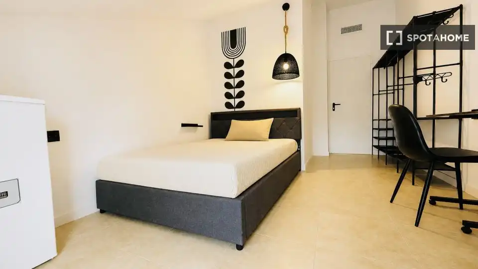 Habitación de Piso de alquiler en Valencia con Aire acondicionado, Calefacción y Amueblado