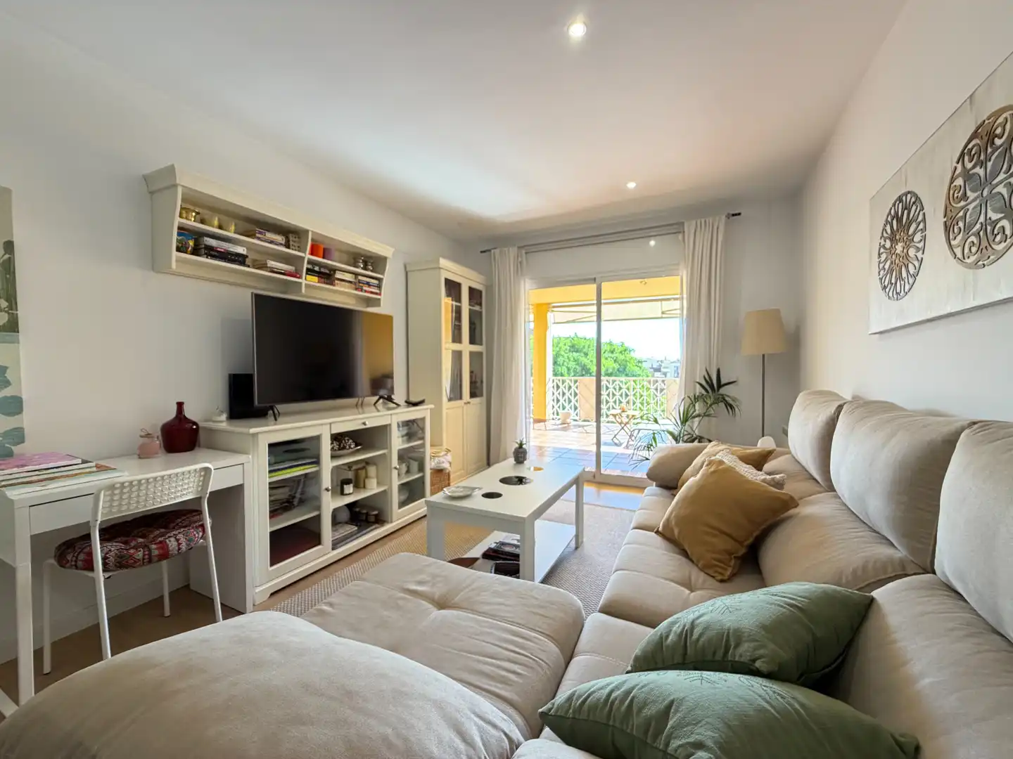 Sala d'estar de Apartament en venda en Roses amb Aire condicionat, Calefacció i Parquet