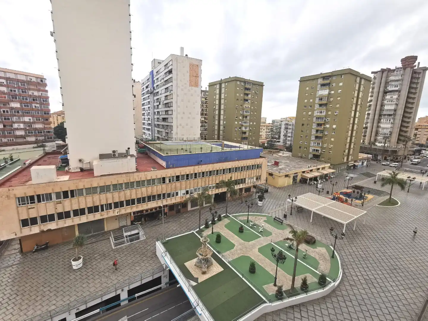 Apartament de lloguer a Plaza Presidente Adolfo Suárez, Manantiales - Estación de Autobuses