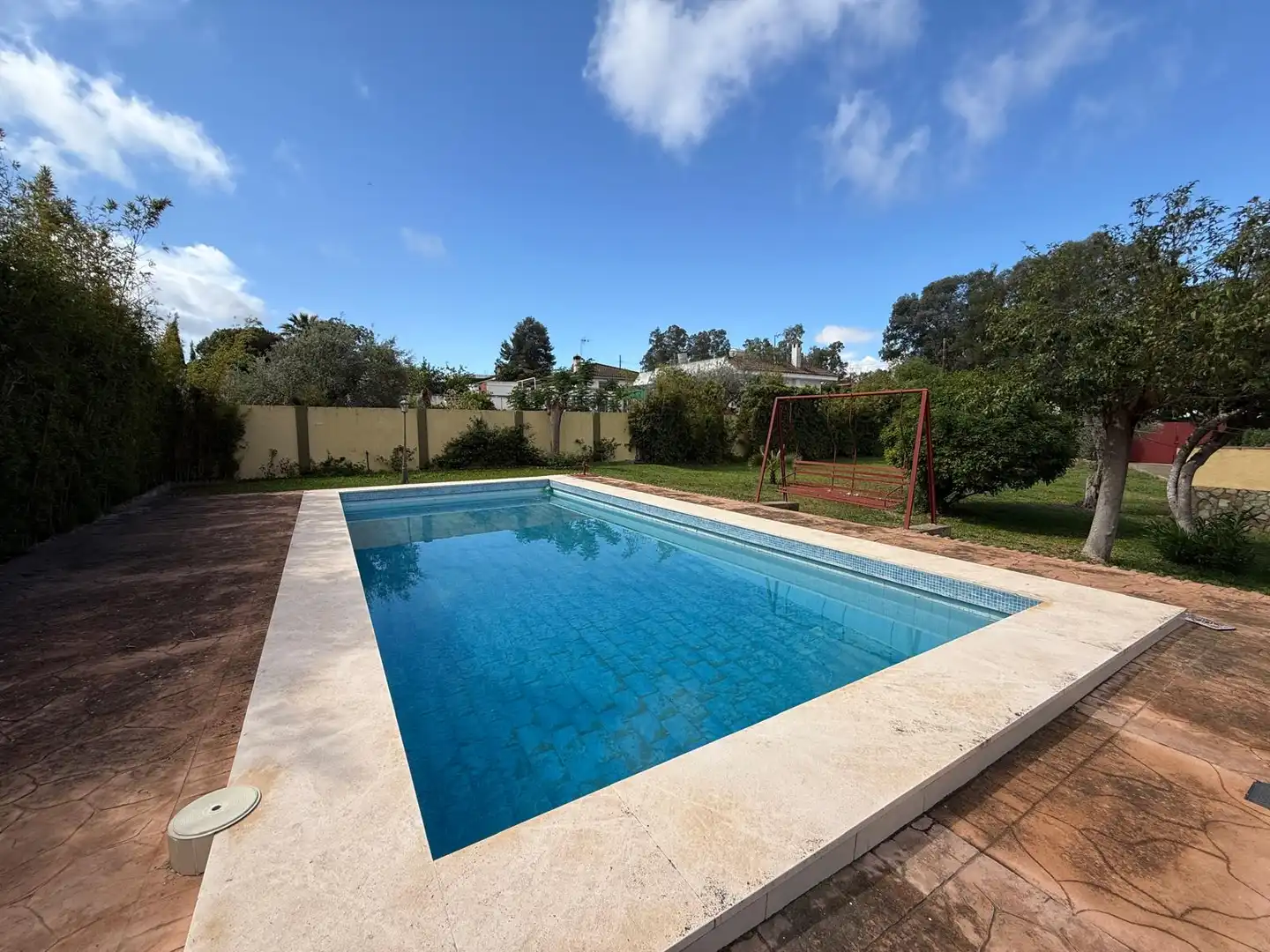 Piscina de Casa o chalet en venta en Alcalá de Guadaira con Aire acondicionado, Calefacción y Jardín privado