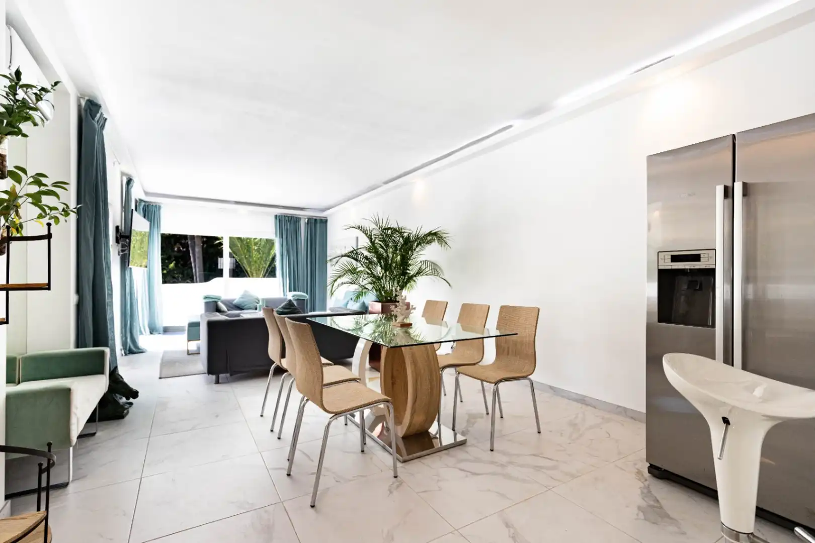 Dining room of Flat for rent in Marbella  with Air Conditioner, Heating and Terrace