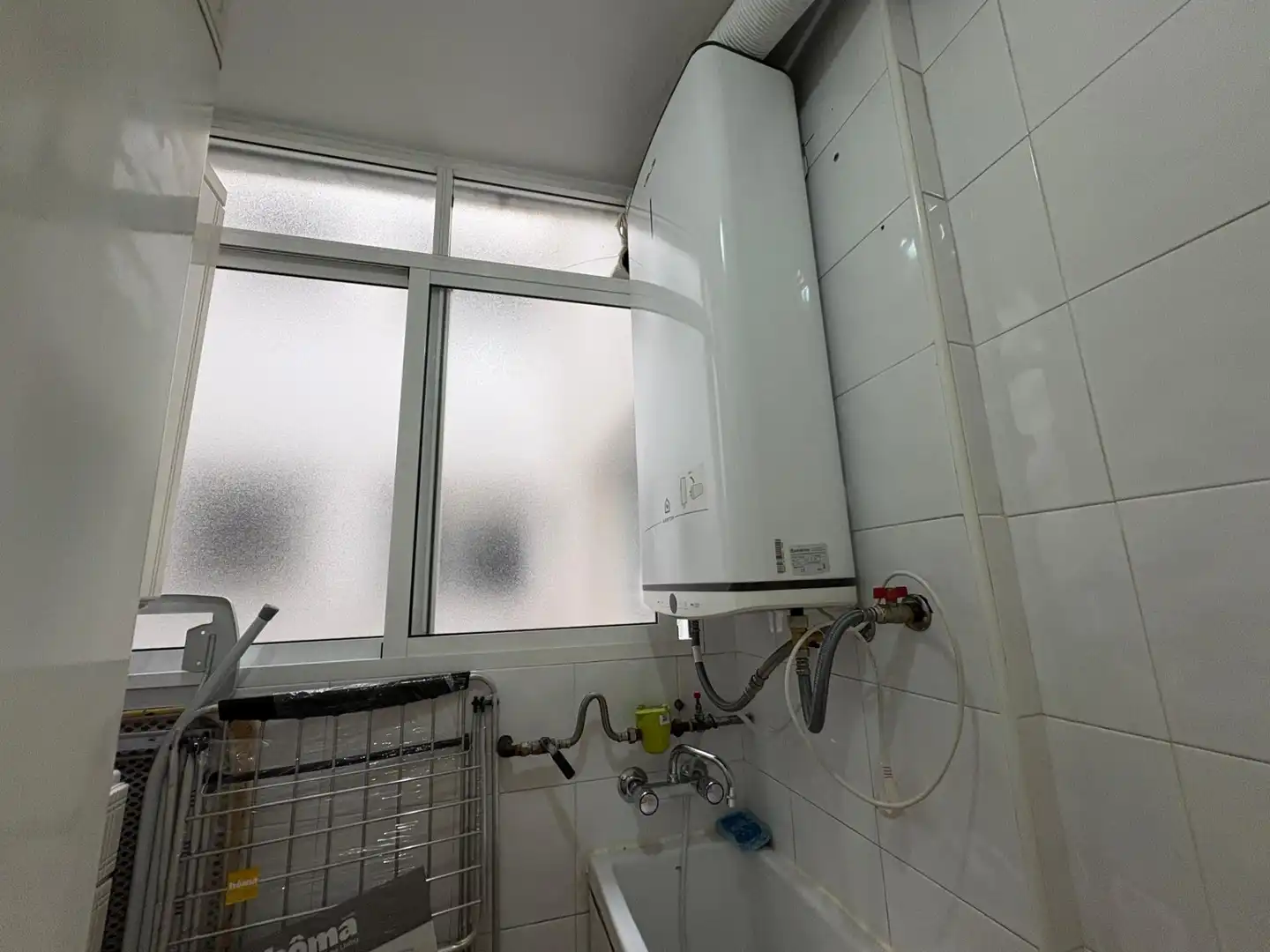 Bathroom of Flat for rent in Ronda