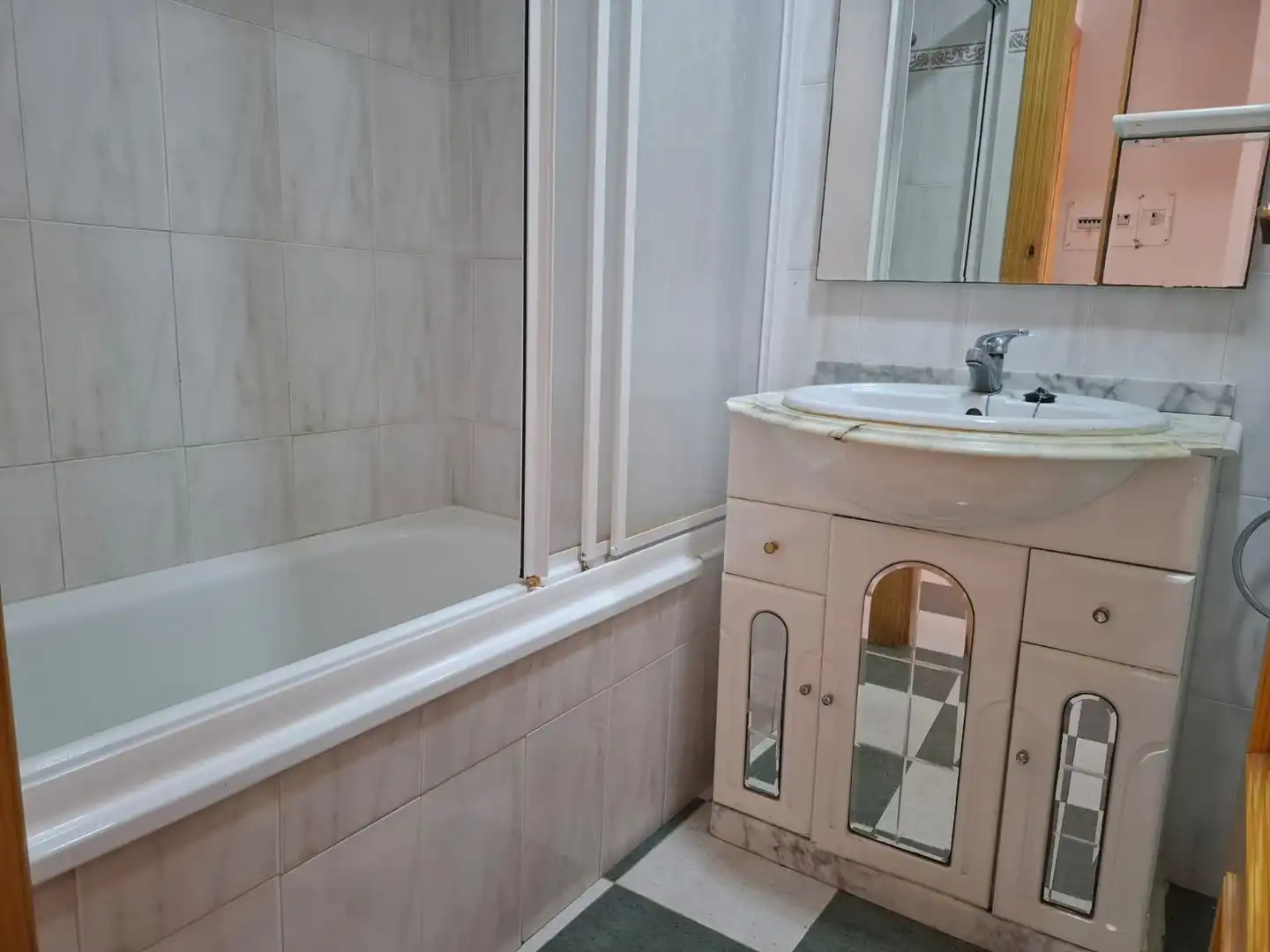 Baño de Piso en venta en Torrenueva Costa con Amueblado y Balcón