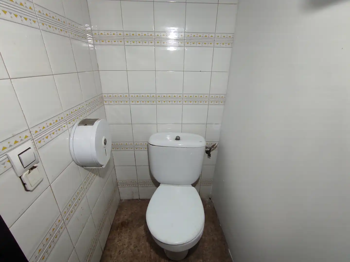 Baño de Local en venta en L'Hospitalet de Llobregat