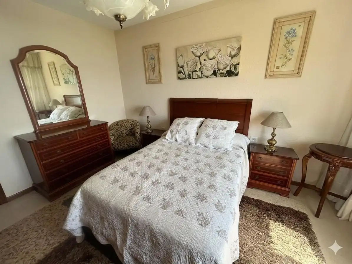 Habitación de Piso en venta en Ribeira con Trastero y Amueblado