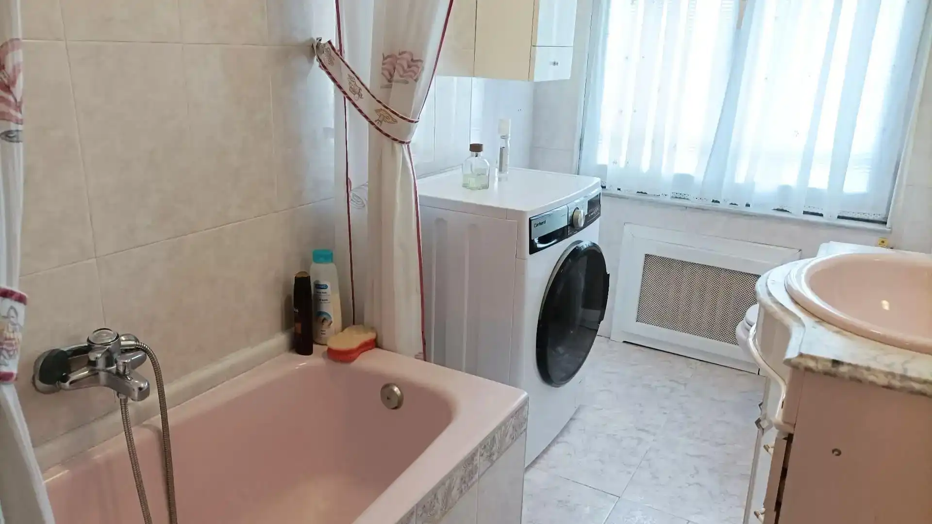 Bathroom of Flat for sale in Sama