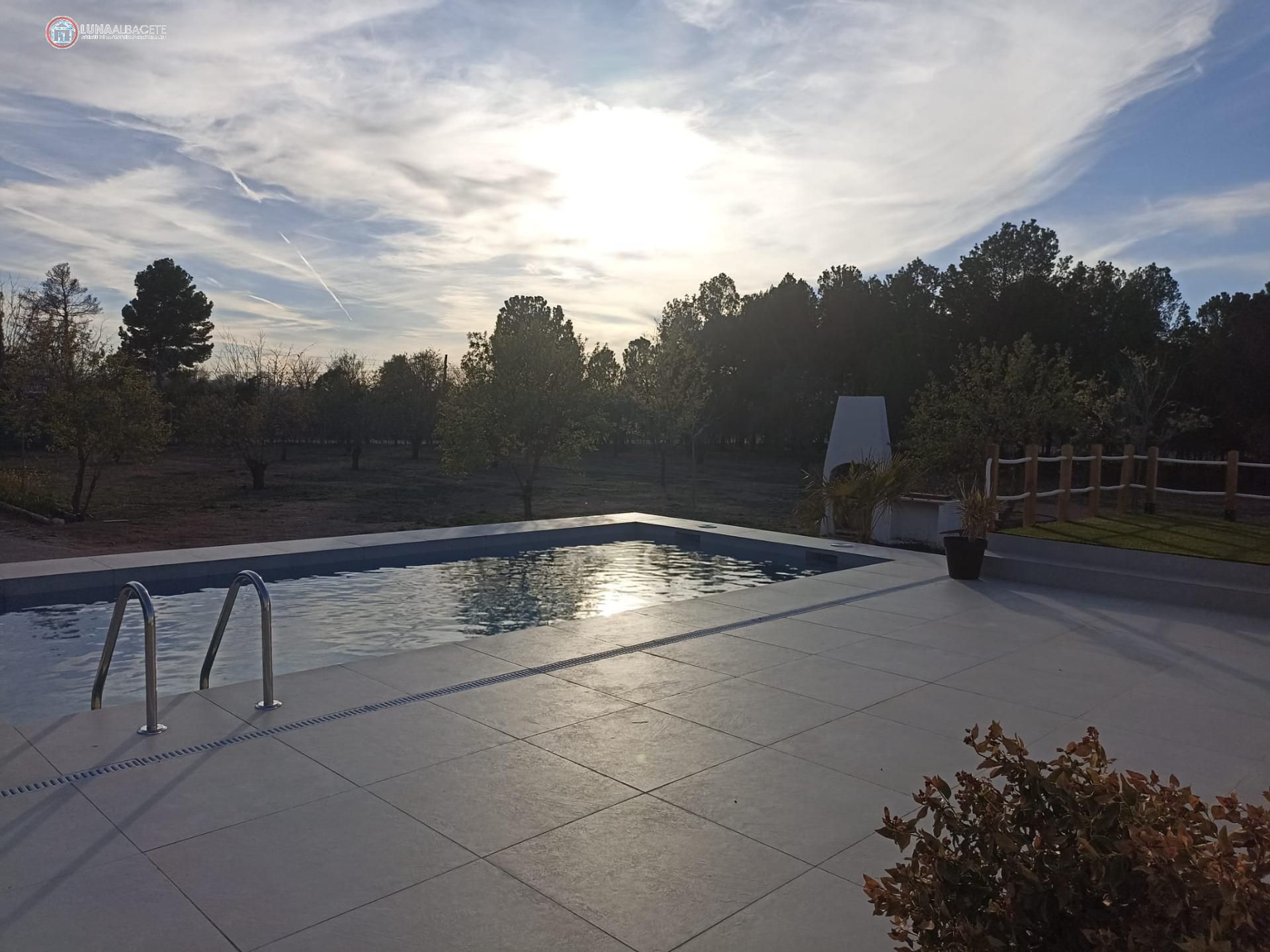 Piscina de Finca rústica en venda en  Albacete Capital amb Aire condicionat, Calefacció i Jardí privat