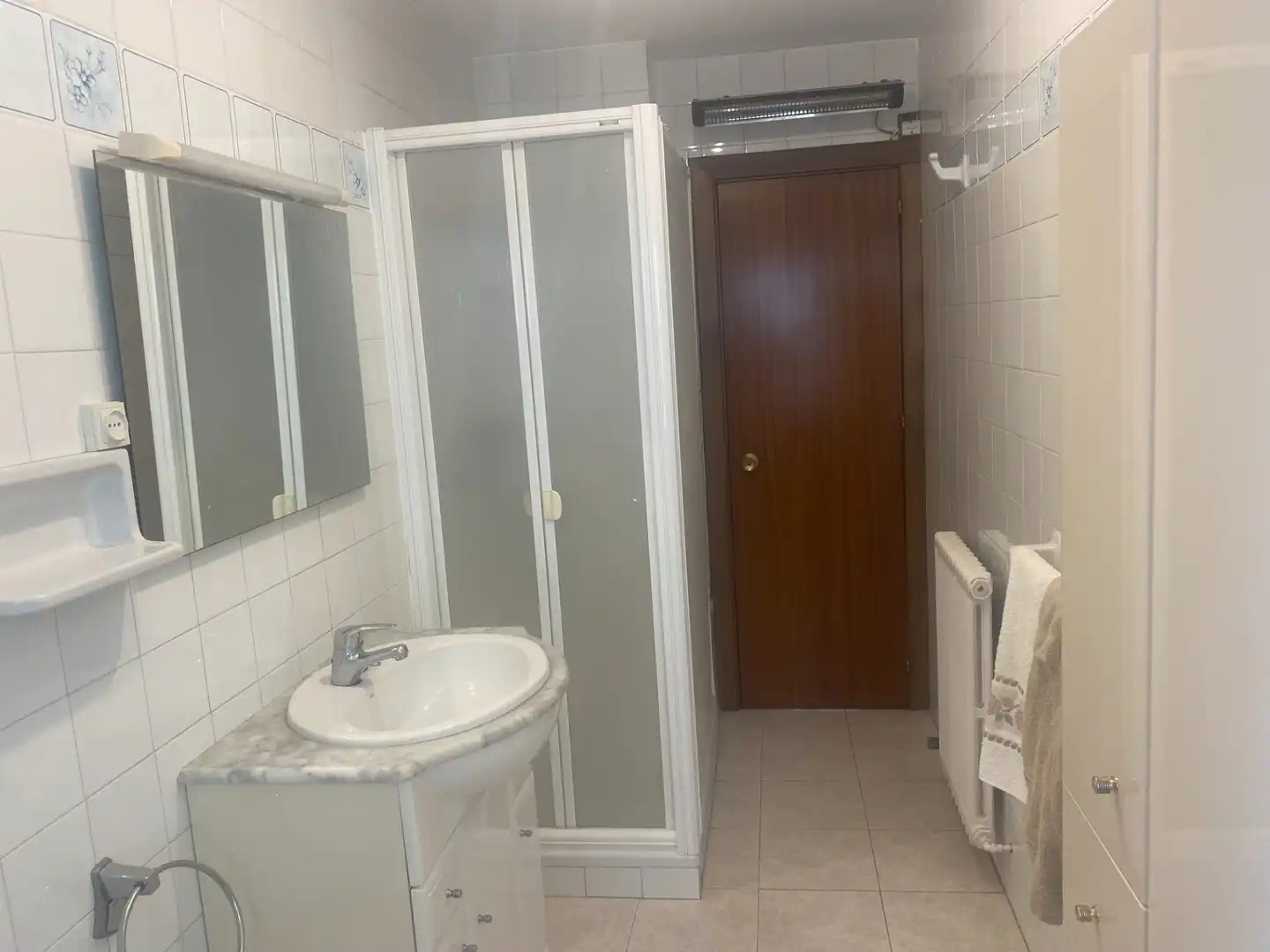 Baño de Piso en venta en Huesca con Calefacción, Terraza y Trastero