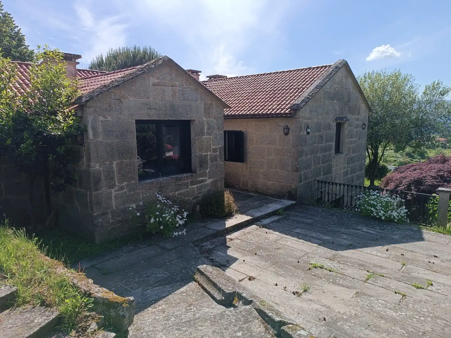 Vista exterior de Casa o xalet en venda en Soutomaior amb Calefacció, Jardí privat i Terrassa