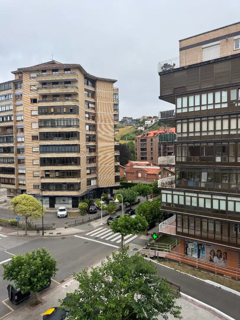 Vista exterior de Piso en venta en Castrillón con Calefacción, Parquet y Terraza