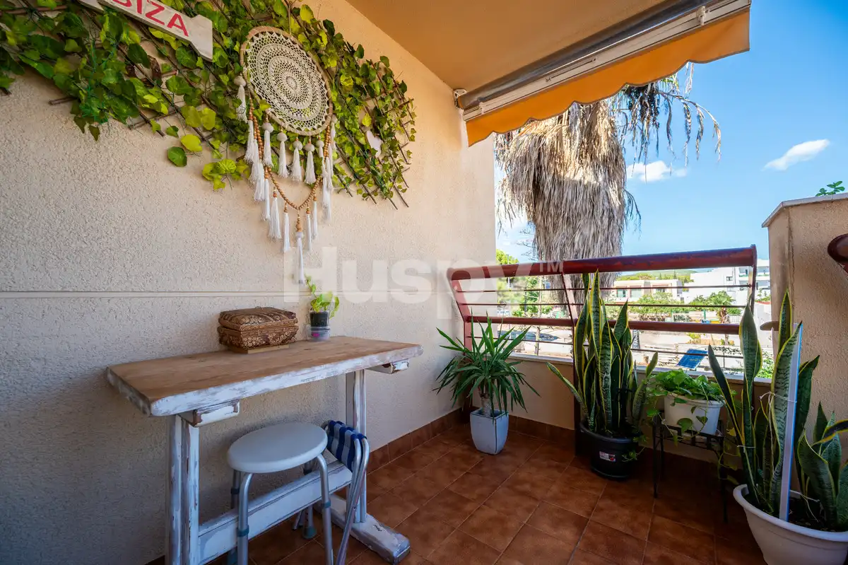 Flat with lift for sale in Carrer de Cèsar Puget Riquer