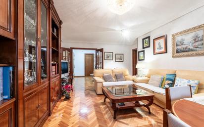 Living room of Flat for sale in  Madrid Capital  with Air Conditioner and Terrace